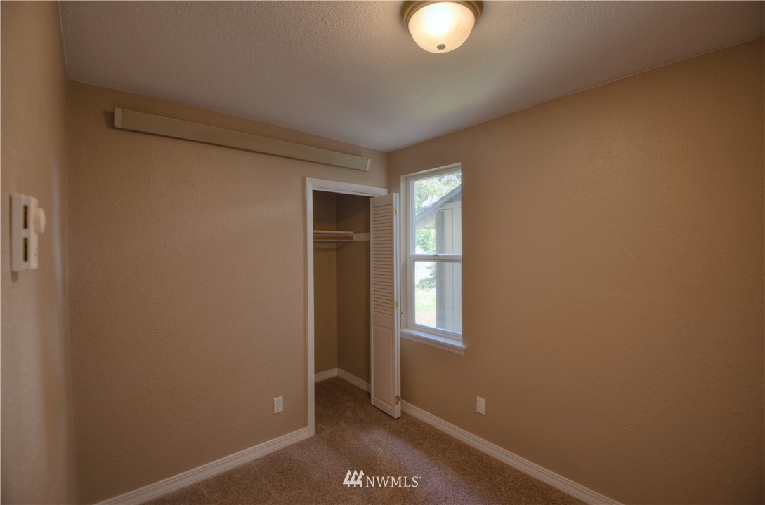 17136 Canal Road Southeast Yelm, WA 98597 - Photo 17 of 25 Gallery Image 17