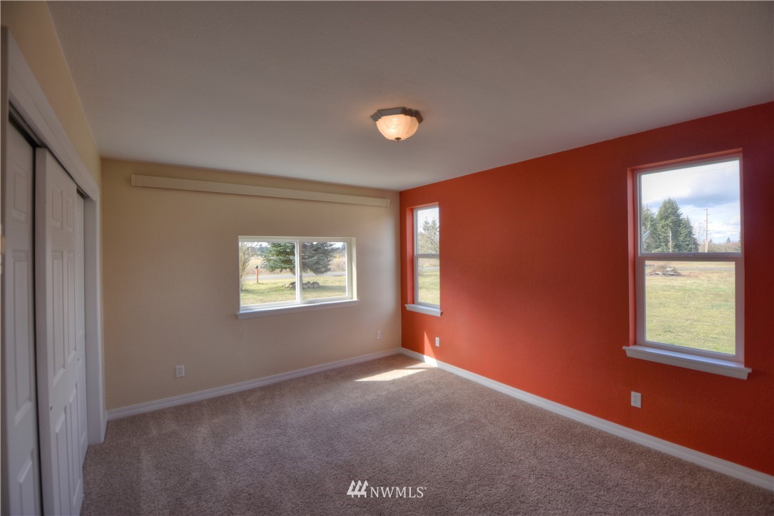 17136 Canal Road Southeast Yelm, WA 98597 - Photo 18 of 25 Gallery Image 18