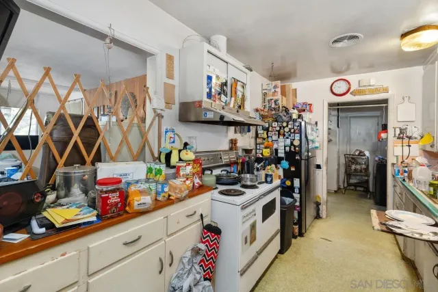 $975,000 | 2747 Fairfield Street, San Diego, CA 92110