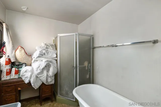 $975,000 | 2747 Fairfield Street, San Diego, CA 92110