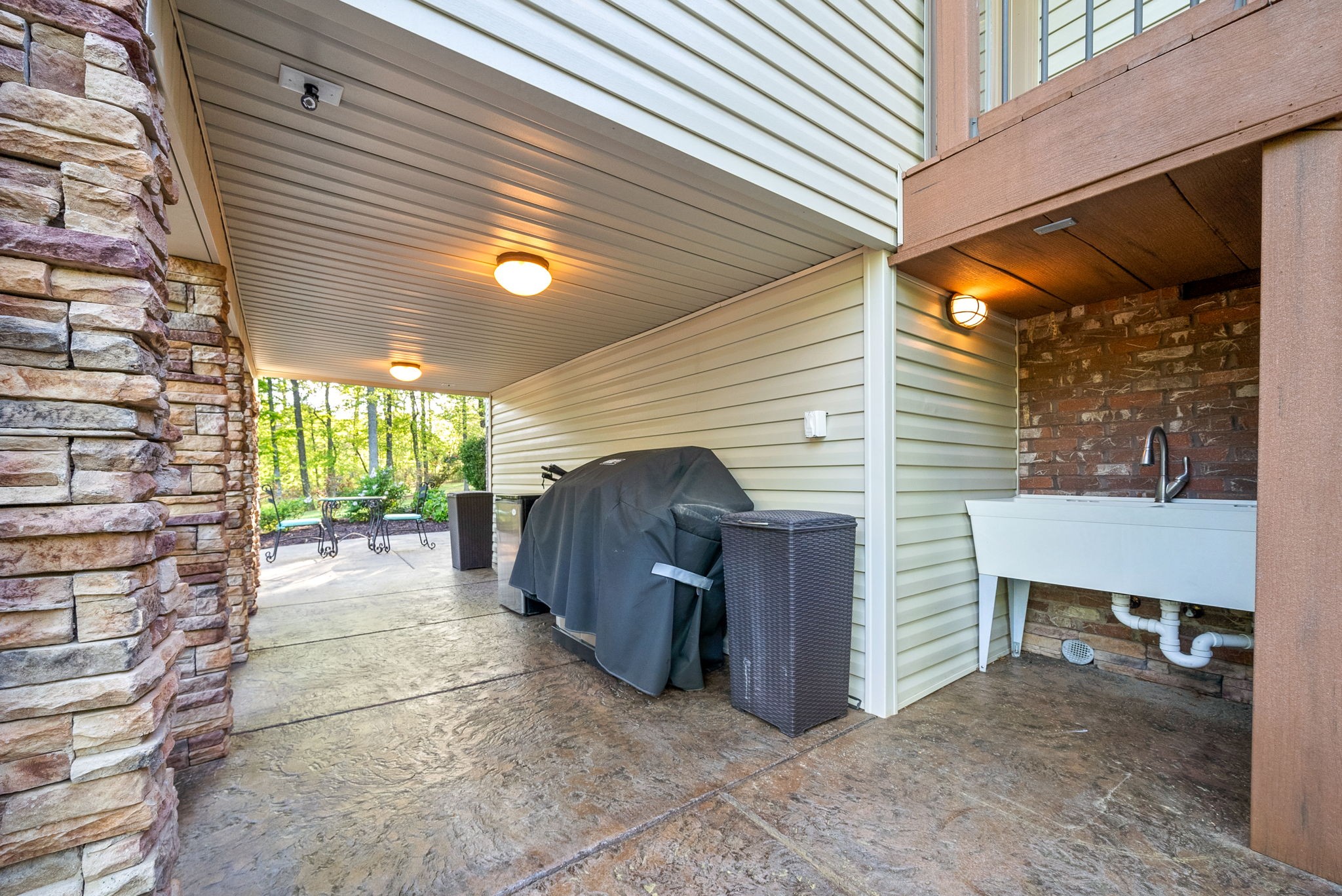 470 Salem Ridge Road Clarksville, TN 37040 - Photo 49 of 69 a view of a house with a yard and furniture