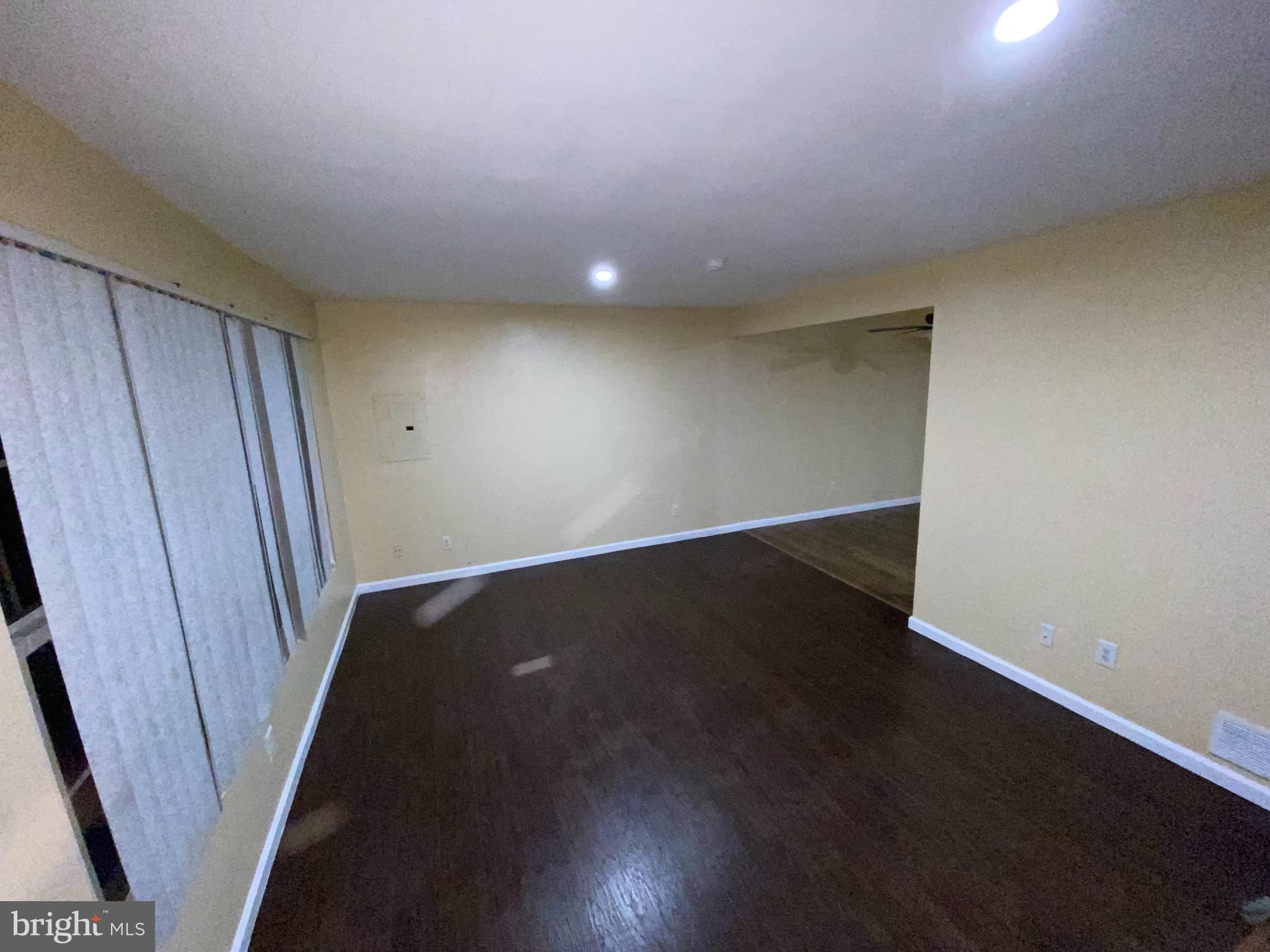73 Farmhouse Road Sicklerville, NJ 08081 - Photo 8 of 35