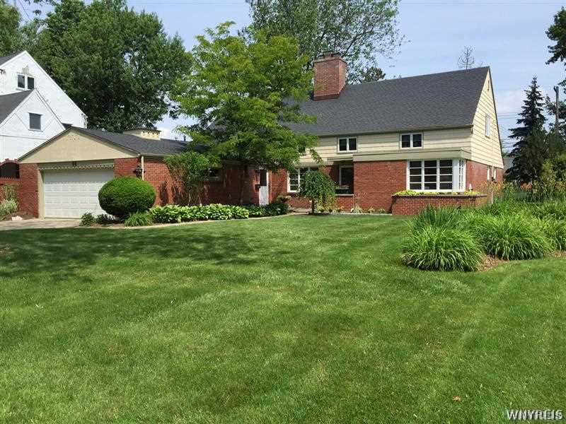96 Doncaster Road Tonawanda, NY 14217 - Photo 1 of 1 Exterior Front.