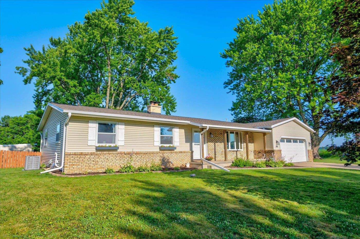 7443 Dekorra Road DeForest, WI 53532 - Photo 2 of 43