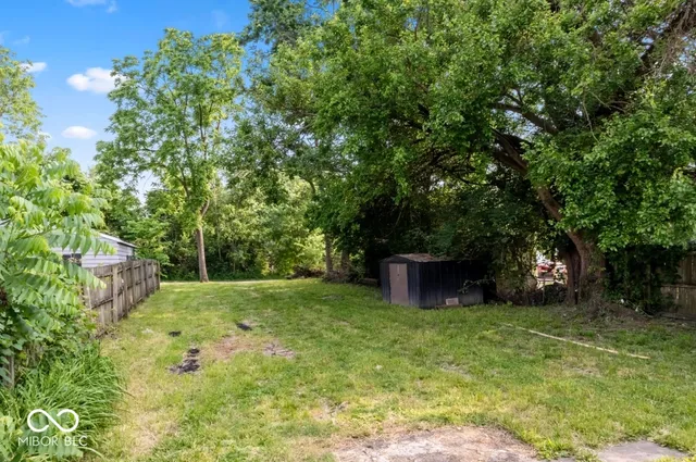 $200,000 | 4923 East University Avenue, Indianapolis, IN 46201