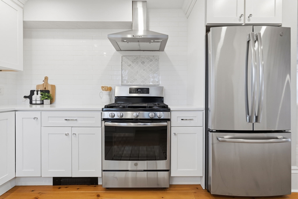 212 West Street, Unit 1 Reading, MA 01867 - Photo 4 of 31