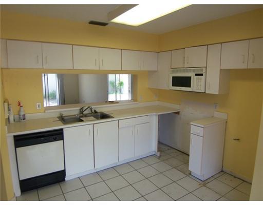 9094 Southwest 21st Court Boca Raton, FL 33428 - Photo 3 of 11 Additional Photo