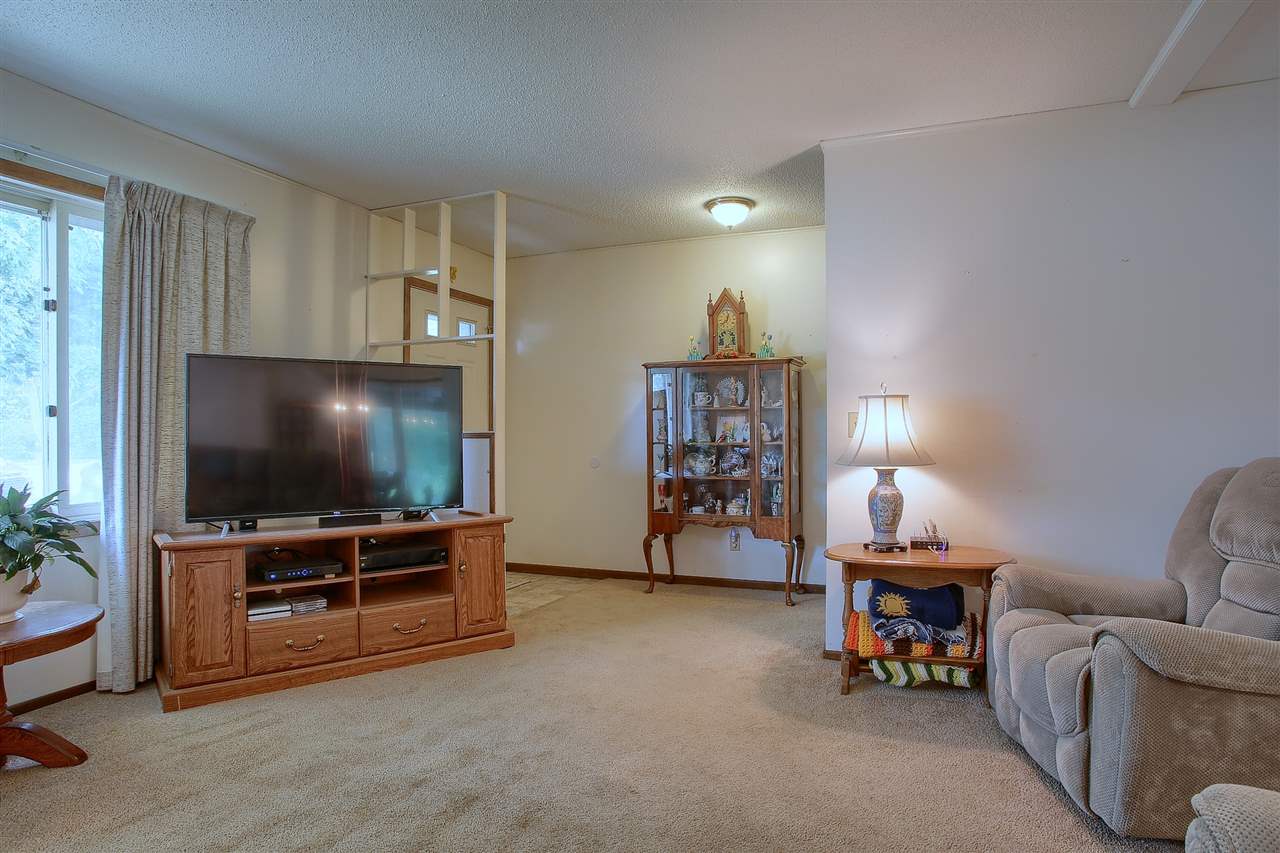 48660 Callens Road Chesterfield, MI 48047 - Photo 4 of 34