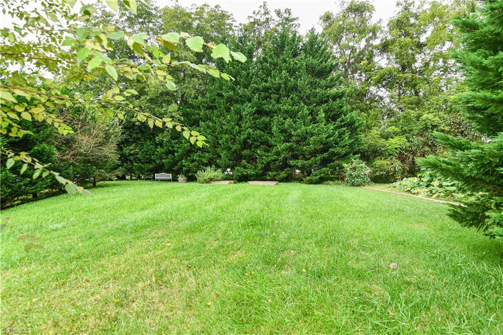 1702 Gentry Court High Point, NC 27265 - Photo 29 of 30 Gallery Image 29