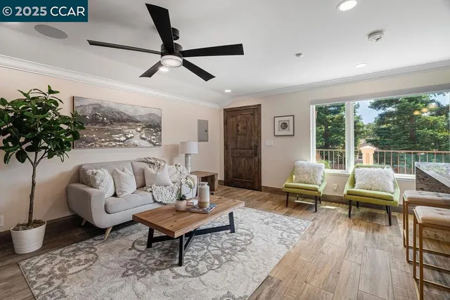 a view of walk in closet