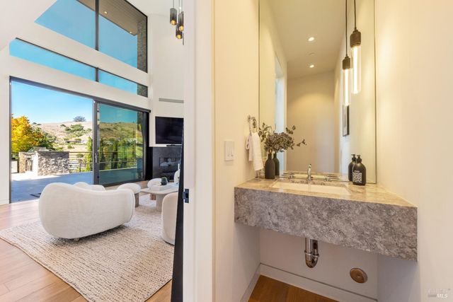 $8,977,000 | 3 Trestle Glen Circle, Tiburon, CA 94920