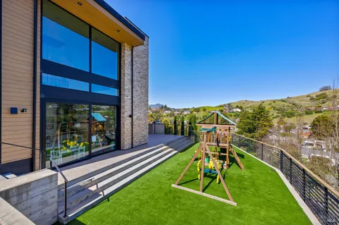 $8,977,000 | 3 Trestle Glen Circle, Tiburon, CA 94920