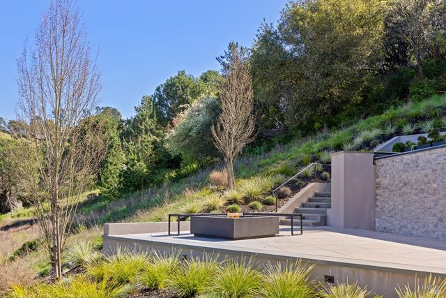 $8,977,000 | 3 Trestle Glen Circle, Tiburon, CA 94920