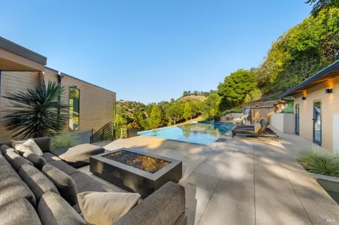 $8,977,000 | 3 Trestle Glen Circle, Tiburon, CA 94920