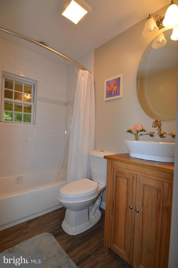 12404 Purcell Road Manassas, VA 20112 - Photo 14 of 23 Bath