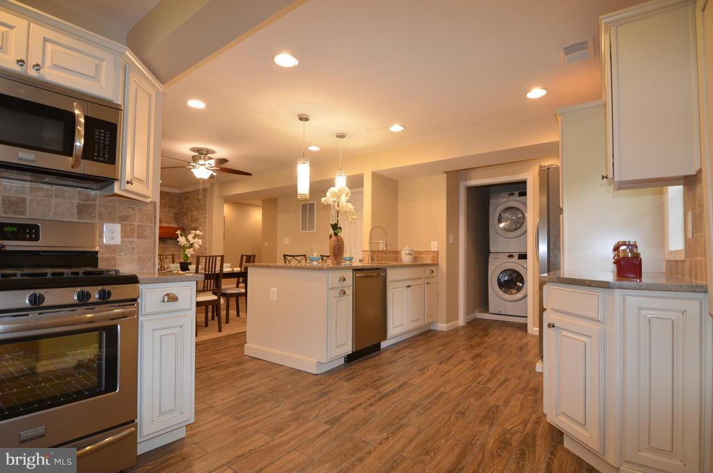 12404 Purcell Road Manassas, VA 20112 - Photo 17 of 23 Kitchen