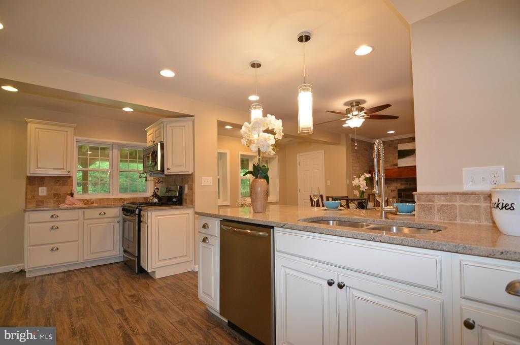 12404 Purcell Road Manassas, VA 20112 - Photo 18 of 23 Kitchen