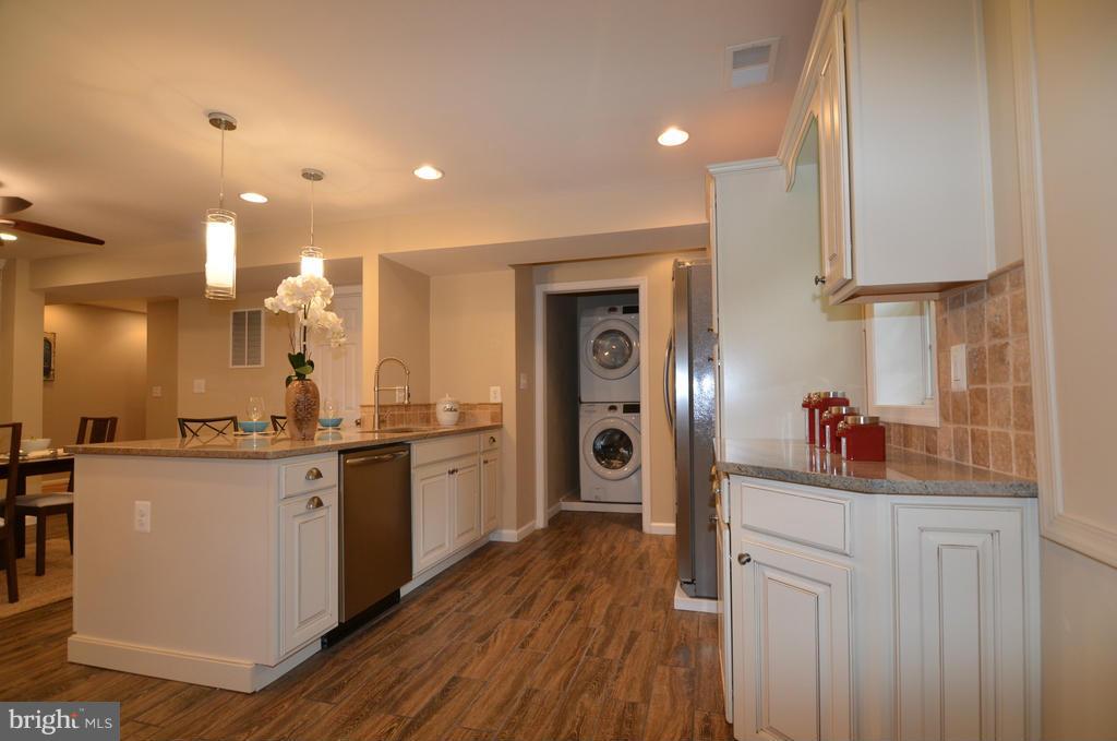 12404 Purcell Road Manassas, VA 20112 - Photo 7 of 23 Kitchen