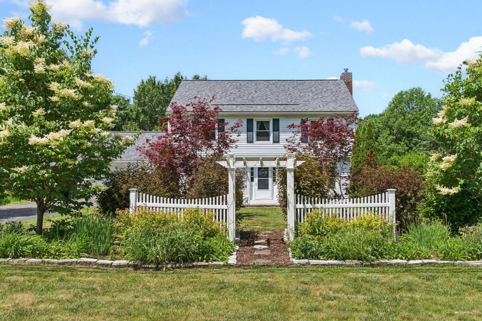 394 Riverside Drive Augusta, ME 04330 - Photo 1 of 65 Entry