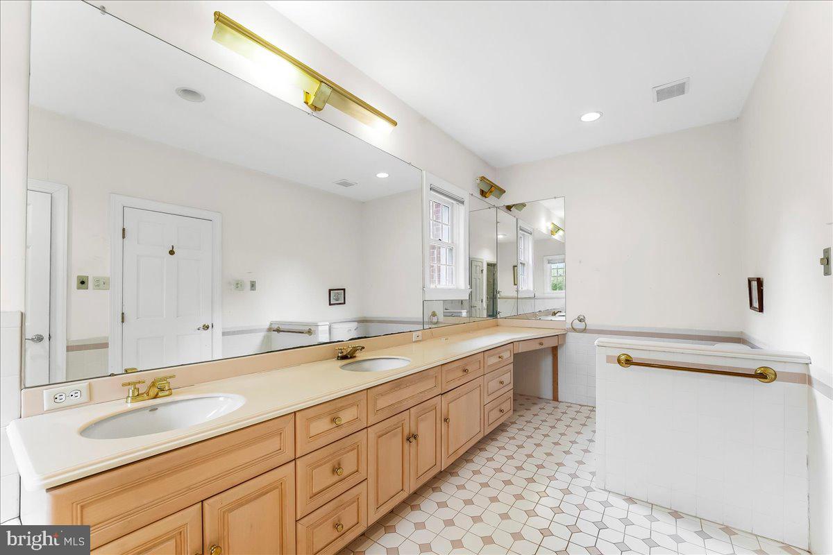 1015 Lambourne Road West Chester, PA 19382 - Photo 33 of 69 Primary Bathroom
