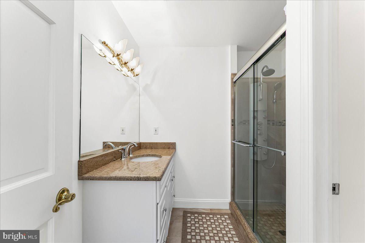 1015 Lambourne Road West Chester, PA 19382 - Photo 43 of 69 Hall Bath between Bedroom #4 and #5