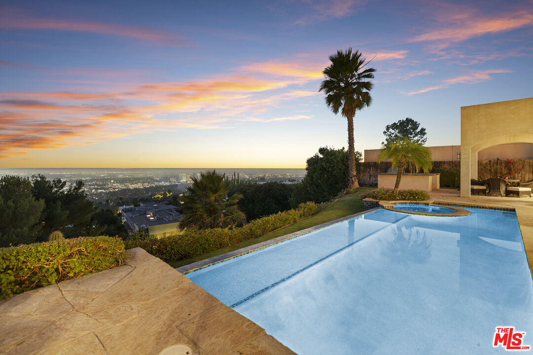 1740 Carla Ridge Beverly Hills, CA 90210 - Photo 2 of 29