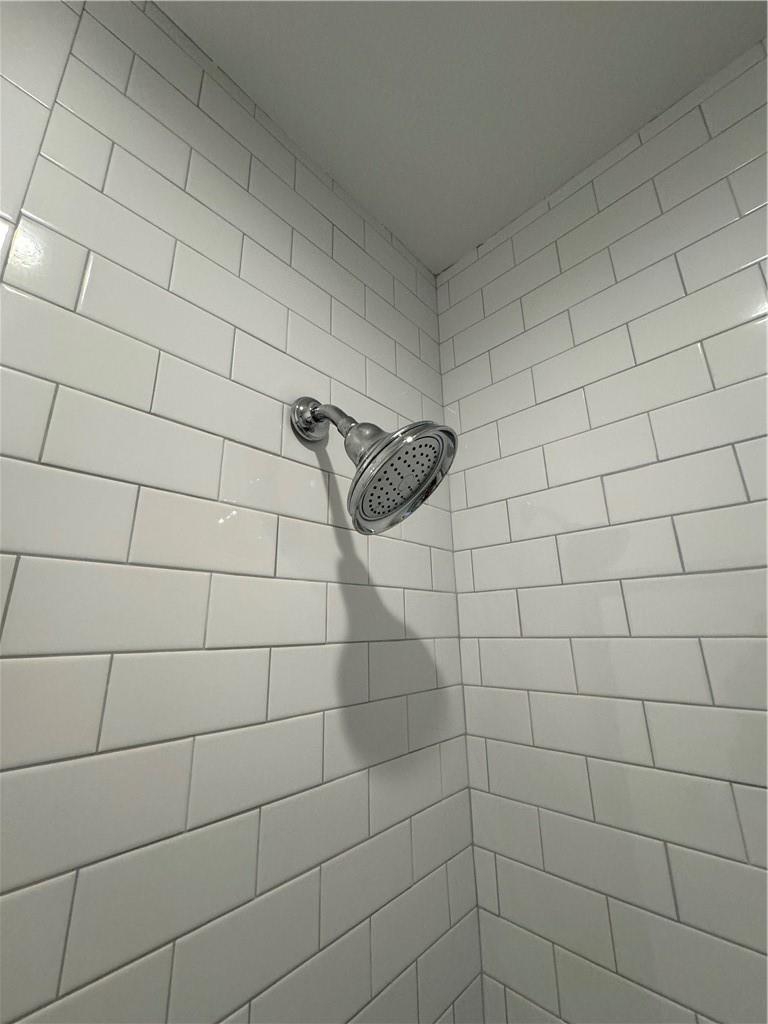 2190 Boston Road, Unit 3H Bronx, NY 10462 - Photo 15 of 17 White subway tile