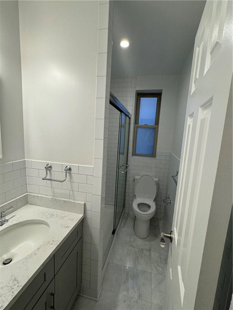 2190 Boston Road, Unit 3H Bronx, NY 10462 - Photo 4 of 17 New Bath