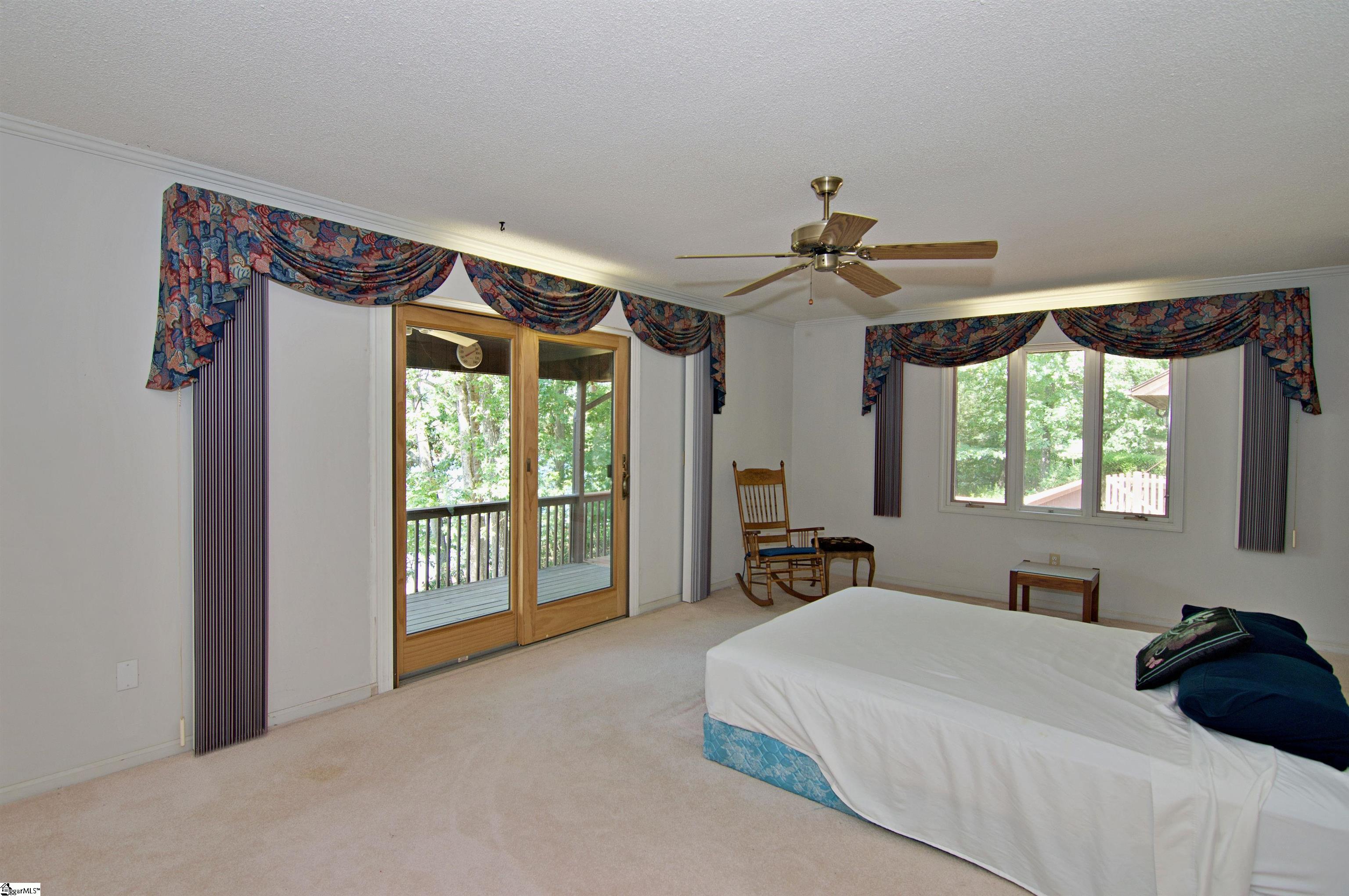 11051 Lake Ridge Lane Seneca, SC 29672 - Photo 9 of 48 Gallery Image 9