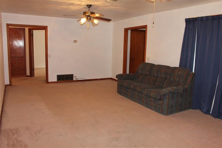 301 Chestnut Street Ropesville, TX 79358 - Photo 5 of 9 a living room with furniture and a window