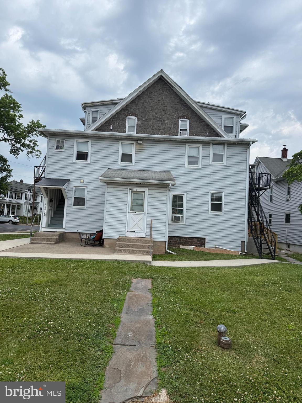 122 Juniper Street Quakertown, PA 18951 - Photo 3 of 17
