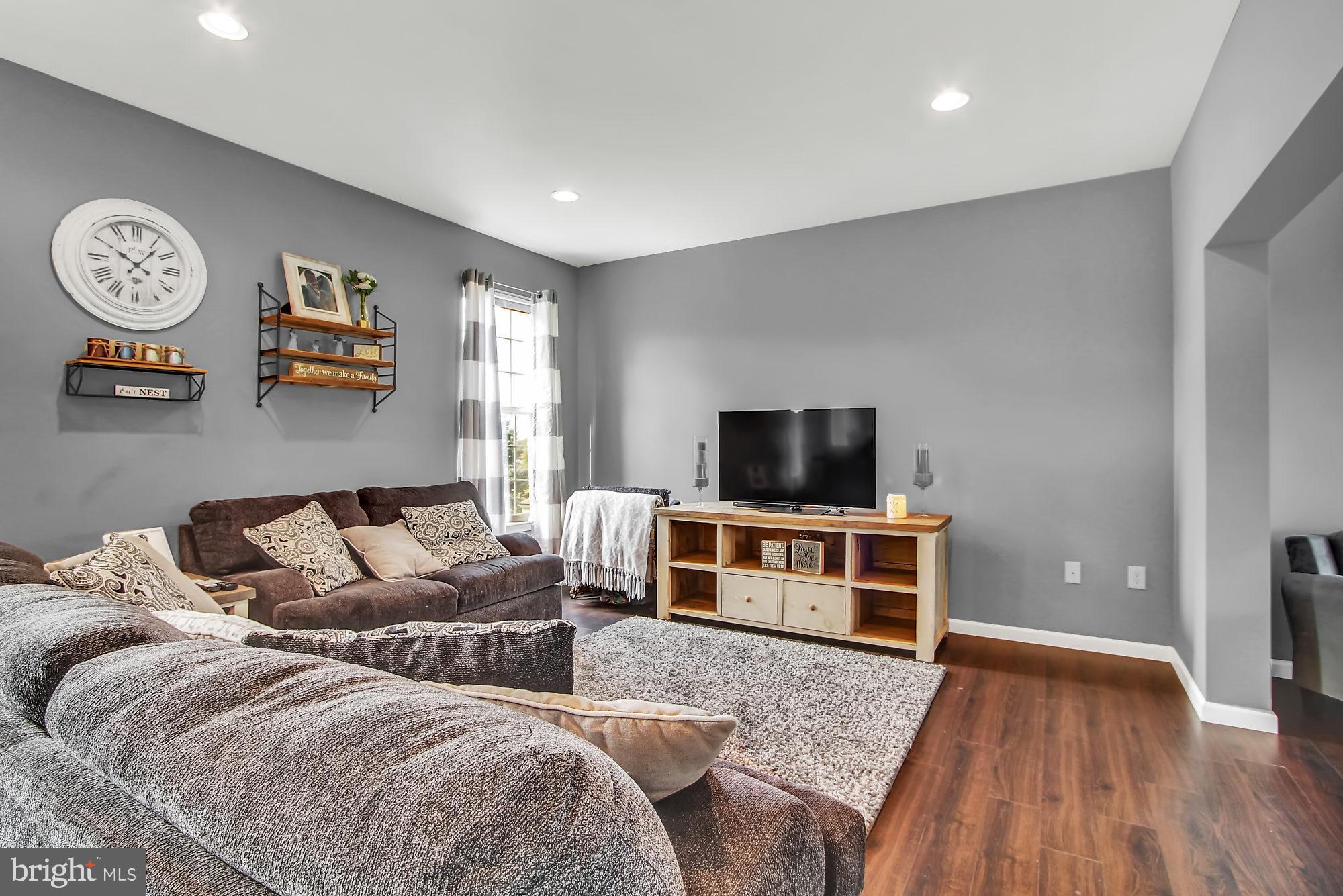 3325 Lewisberry Road York, PA 17404 - Photo 8 of 28 Family Room