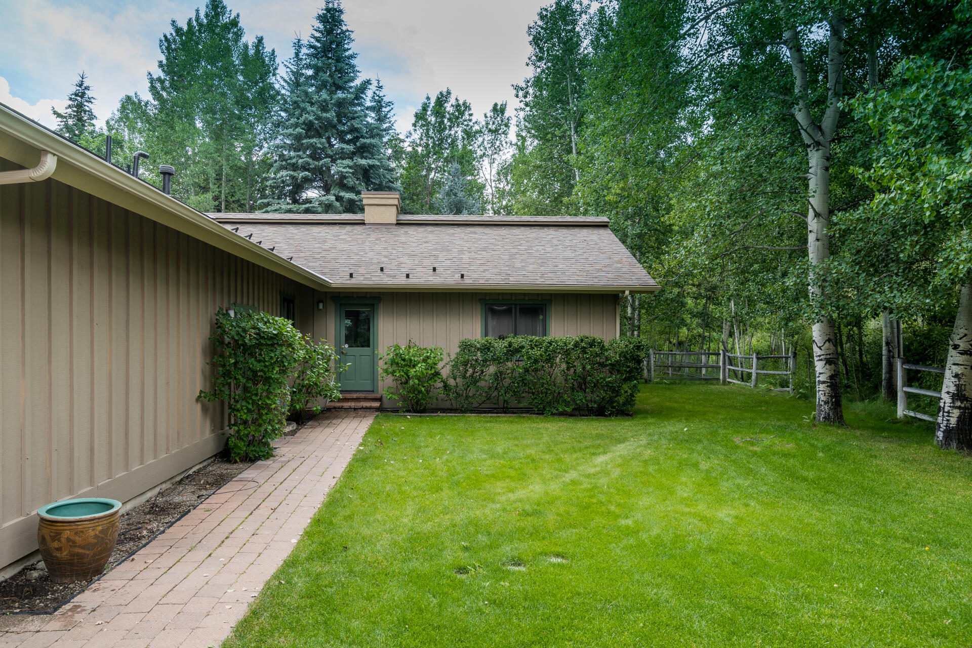 121 Aspen Hollow Road Hailey, ID 83333 - Photo 31 of 34 Side Yard