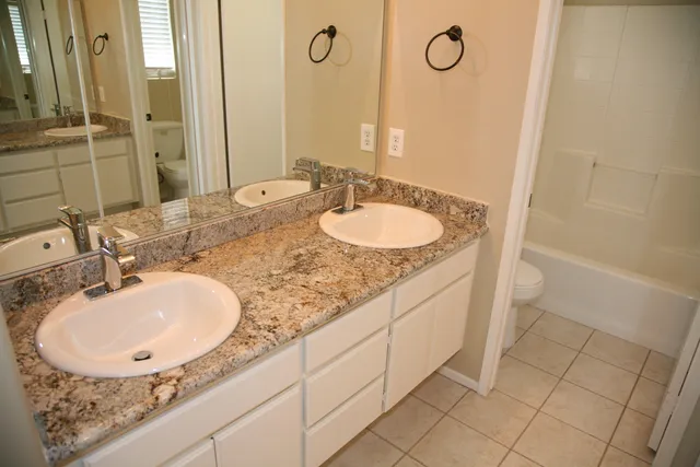 $2,850 | 44211 Agave Circle, Lancaster, CA 93536