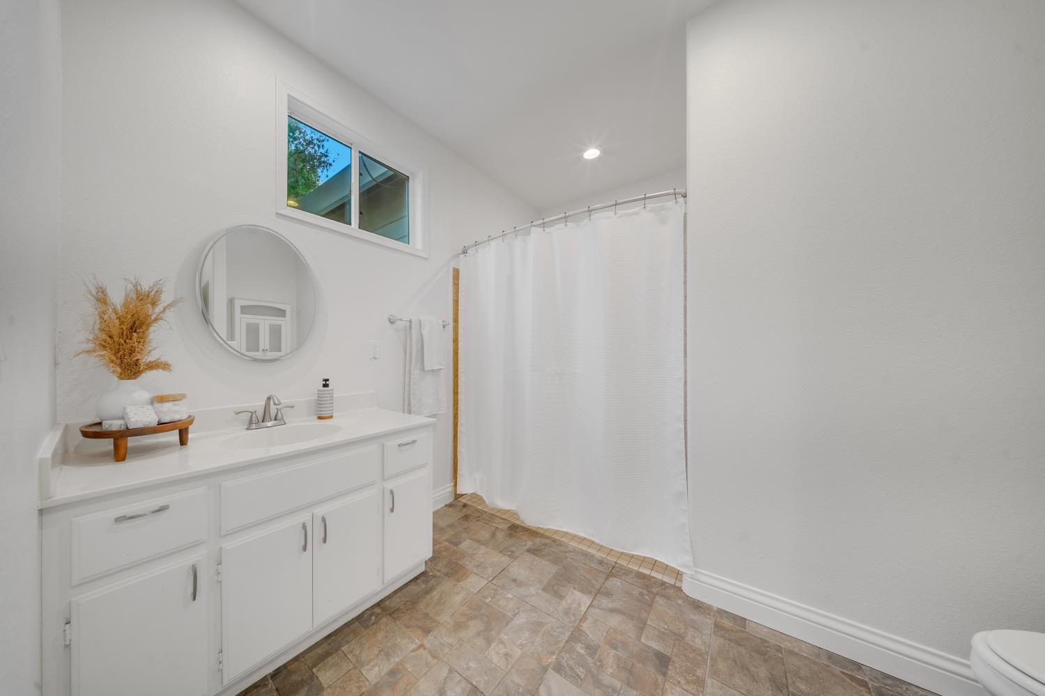 5875 Sycamore Hill Road Newcastle, CA 95658 - Photo 35 of 78 Bathroom 4 of 5, ADA Accessible