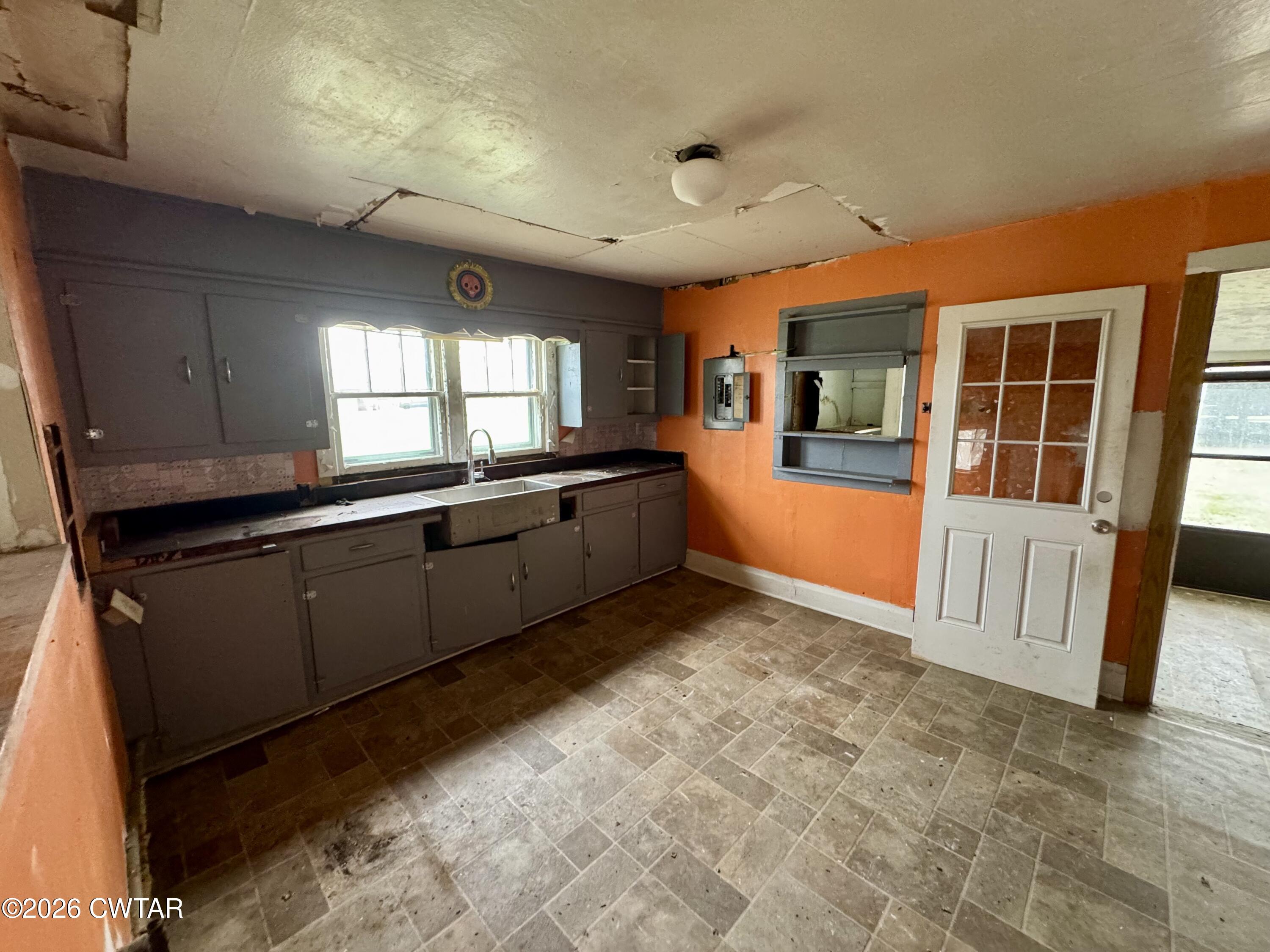 702 Gibson Road Trenton, TN 38382 - Photo 11 of 16 IMG_2308