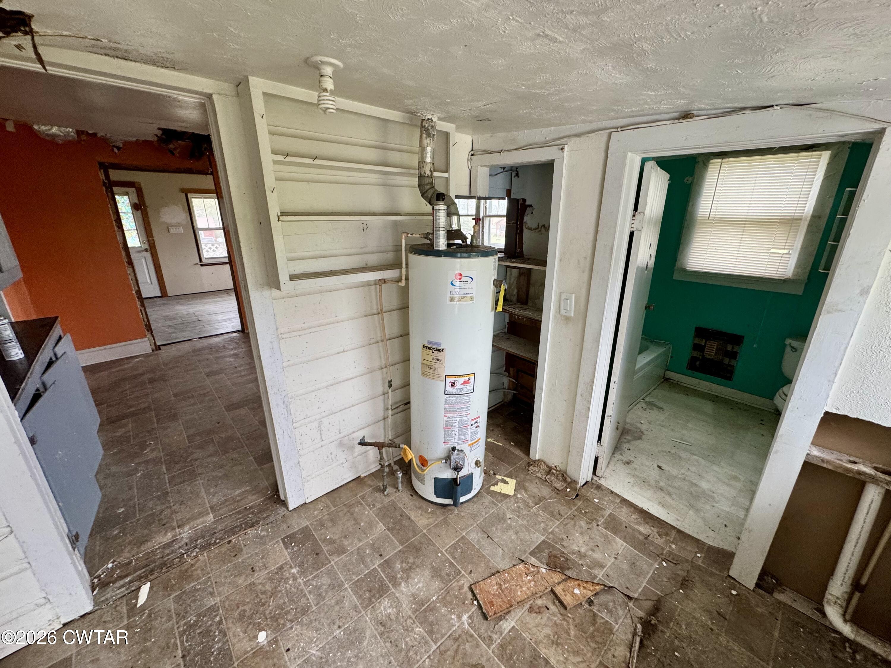 702 Gibson Road Trenton, TN 38382 - Photo 13 of 16 IMG_2310