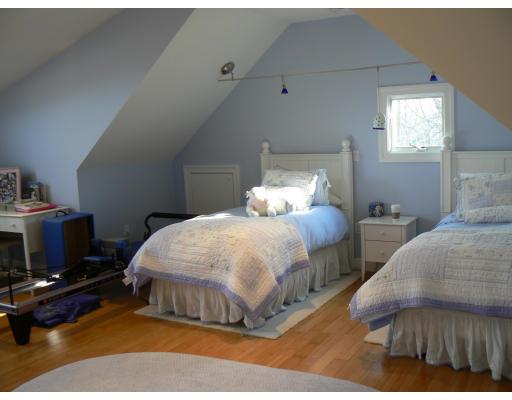 5 Rebecca Road Newton, MA 02465 - Photo 12 of 14 Gallery Image 12