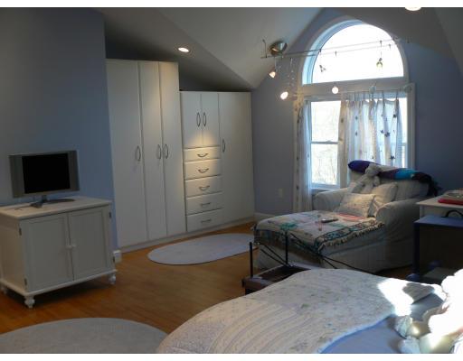 5 Rebecca Road Newton, MA 02465 - Photo 13 of 14 Gallery Image 13