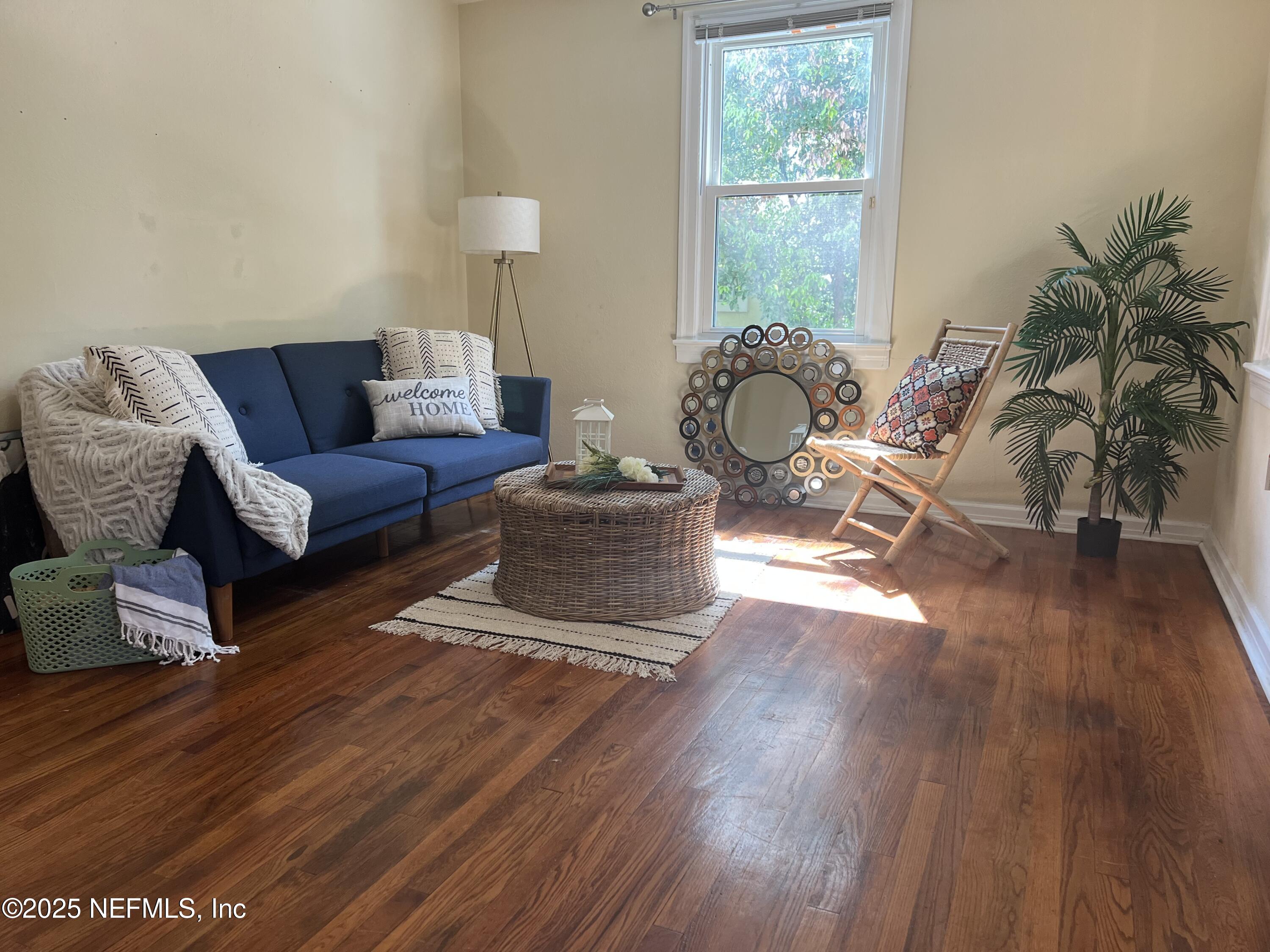 1612 Greenridge Road Jacksonville, FL 32207 - Photo 7 of 34 Living room