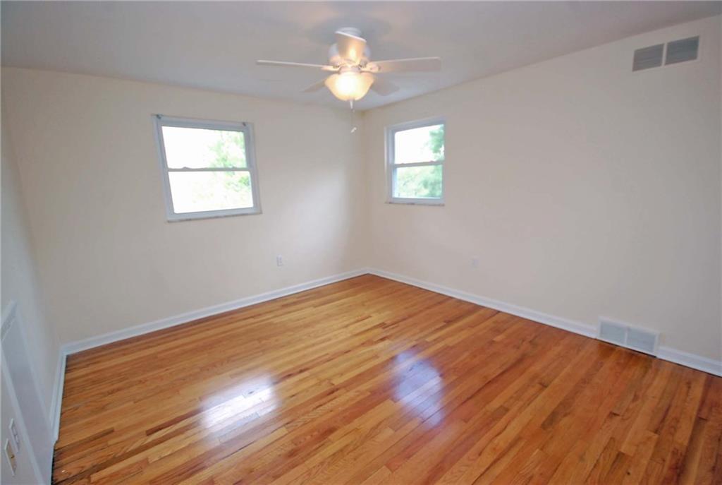 727 Pinetree Road Mt. Lebanon, PA 15243 - Photo 14 of 25 Gallery Image 14