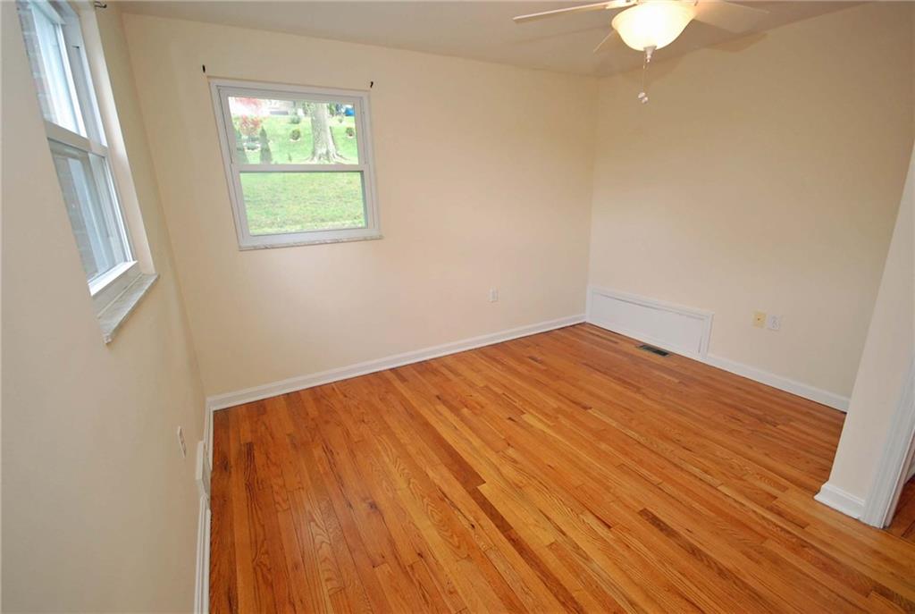 727 Pinetree Road Mt. Lebanon, PA 15243 - Photo 15 of 25 Gallery Image 15