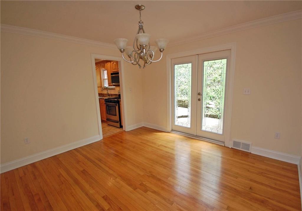 727 Pinetree Road Mt. Lebanon, PA 15243 - Photo 3 of 25 Gallery Image 3