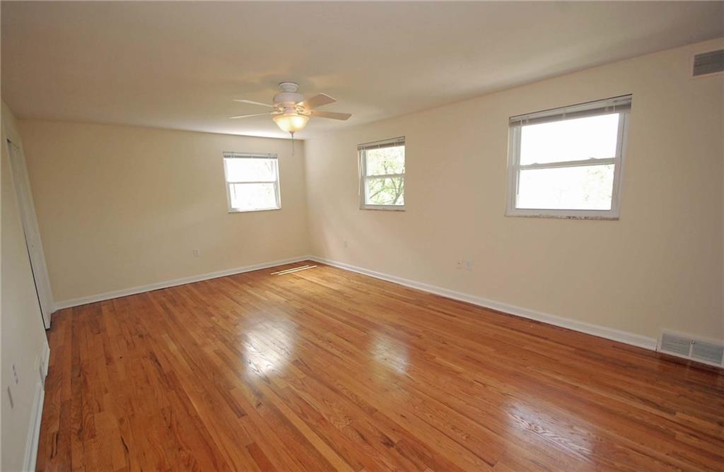 727 Pinetree Road Mt. Lebanon, PA 15243 - Photo 10 of 25 Gallery Image 10