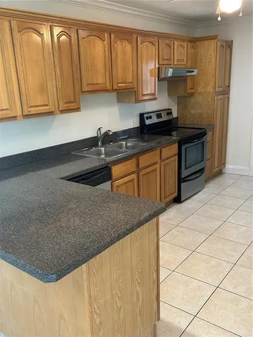 $2,400 | 4601 West Oakellar Avenue, Tampa, FL 33611