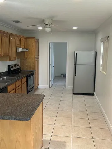 $2,400 | 4601 West Oakellar Avenue, Tampa, FL 33611