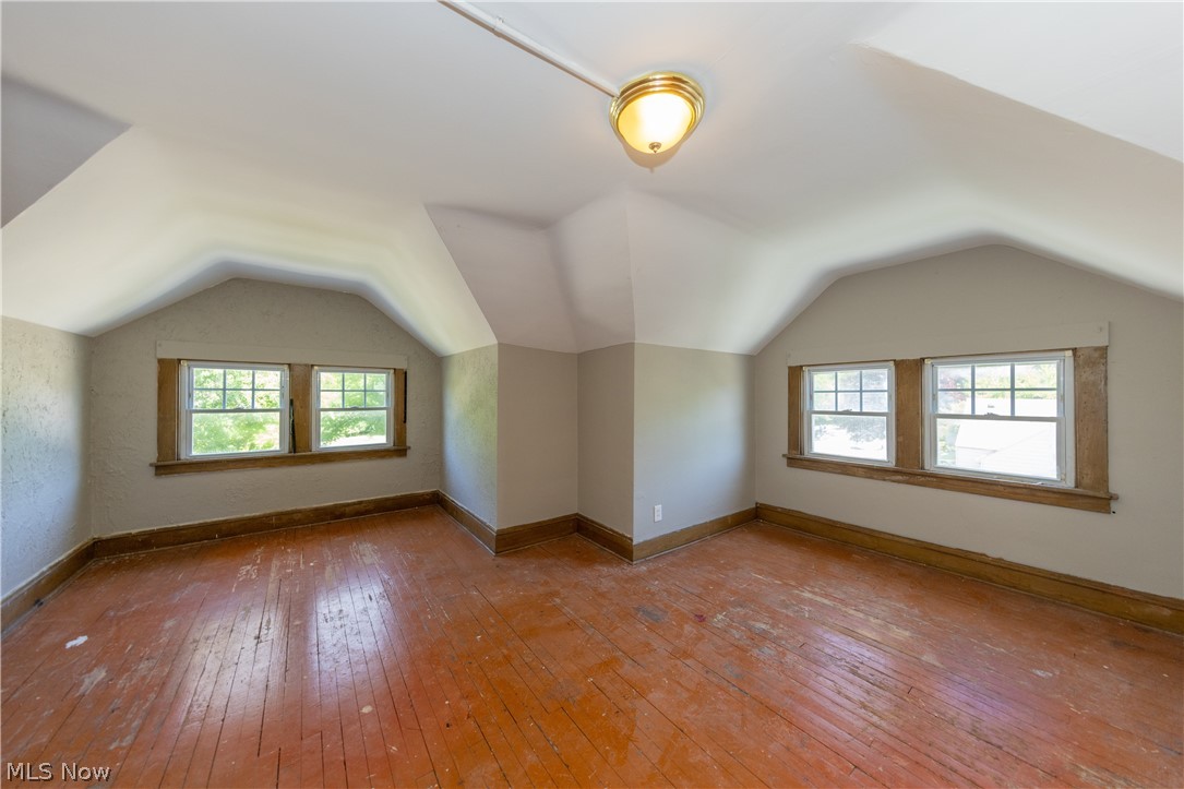 14650 Superior Road Cleveland, OH 44118 - Photo 19 of 50