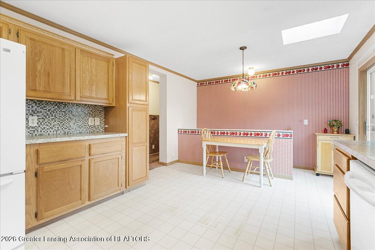 10586 Williams Road Dewitt, MI 48820 - Photo 22 of 47 22-Media Jett -27