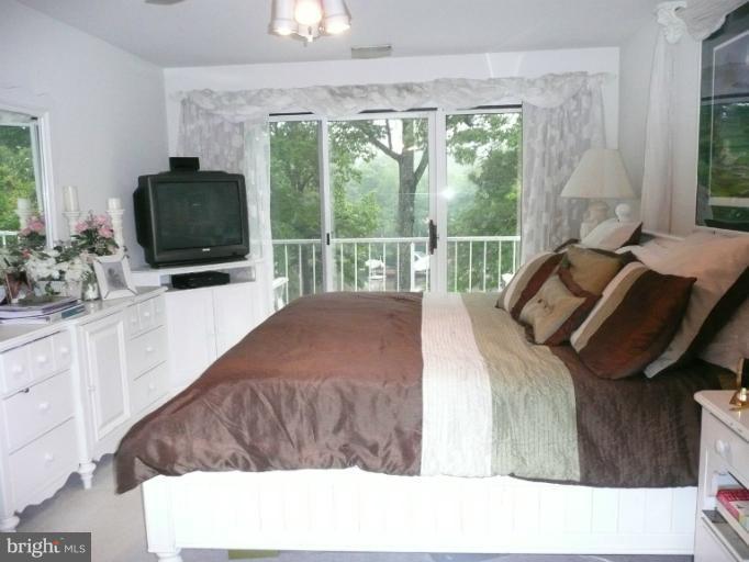 381 Valley Stream Road Severna Park, MD 21146 - Photo 11 of 22 Bedroom (Master)