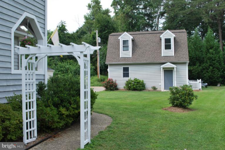 381 Valley Stream Road Severna Park, MD 21146 - Photo 19 of 22 Exterior (General)